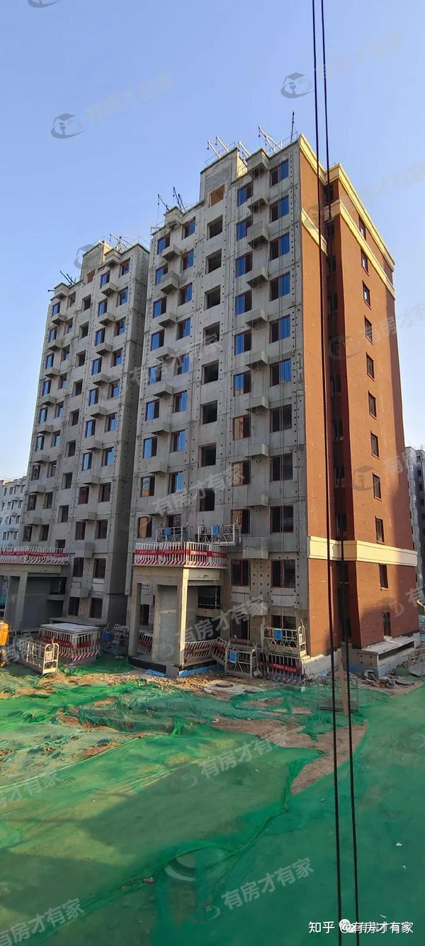 新隆安楼盘施工进度实拍 外立面 绿化 地下车库