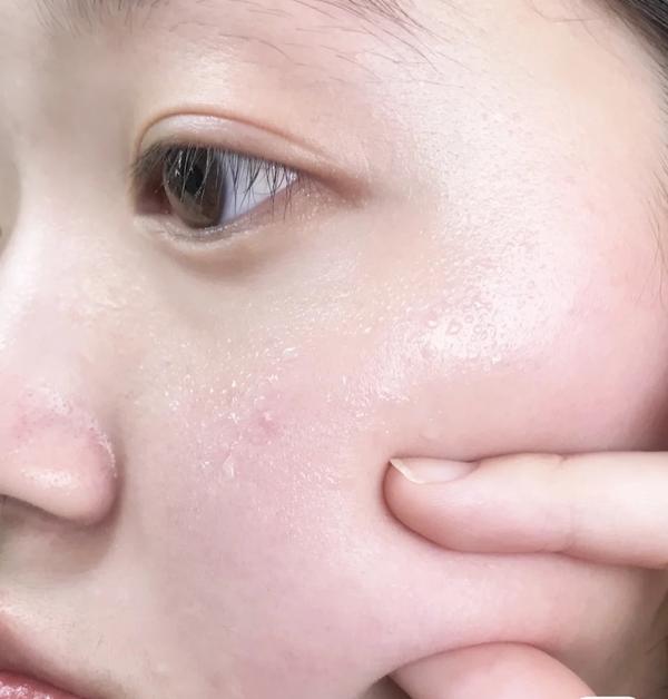 遇颜乳液质地吸收效果实拍