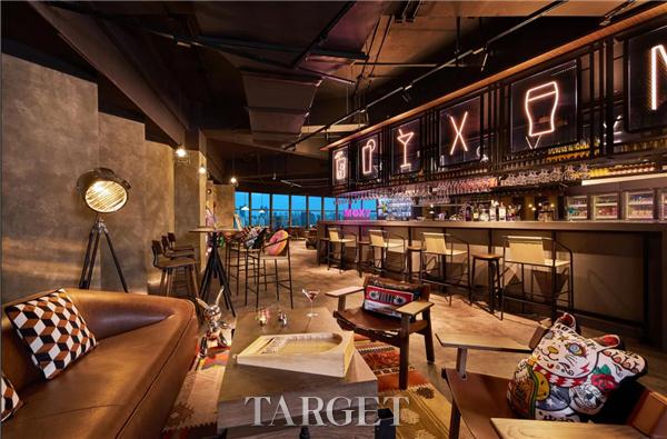 Moxy酒店酒吧饮品与公共区域夜景