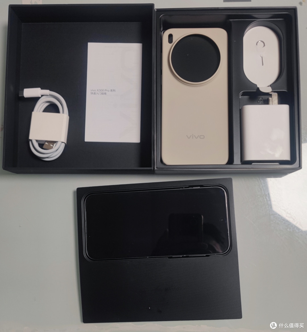 LiquidVivo新品开箱外观与配件全家福实拍