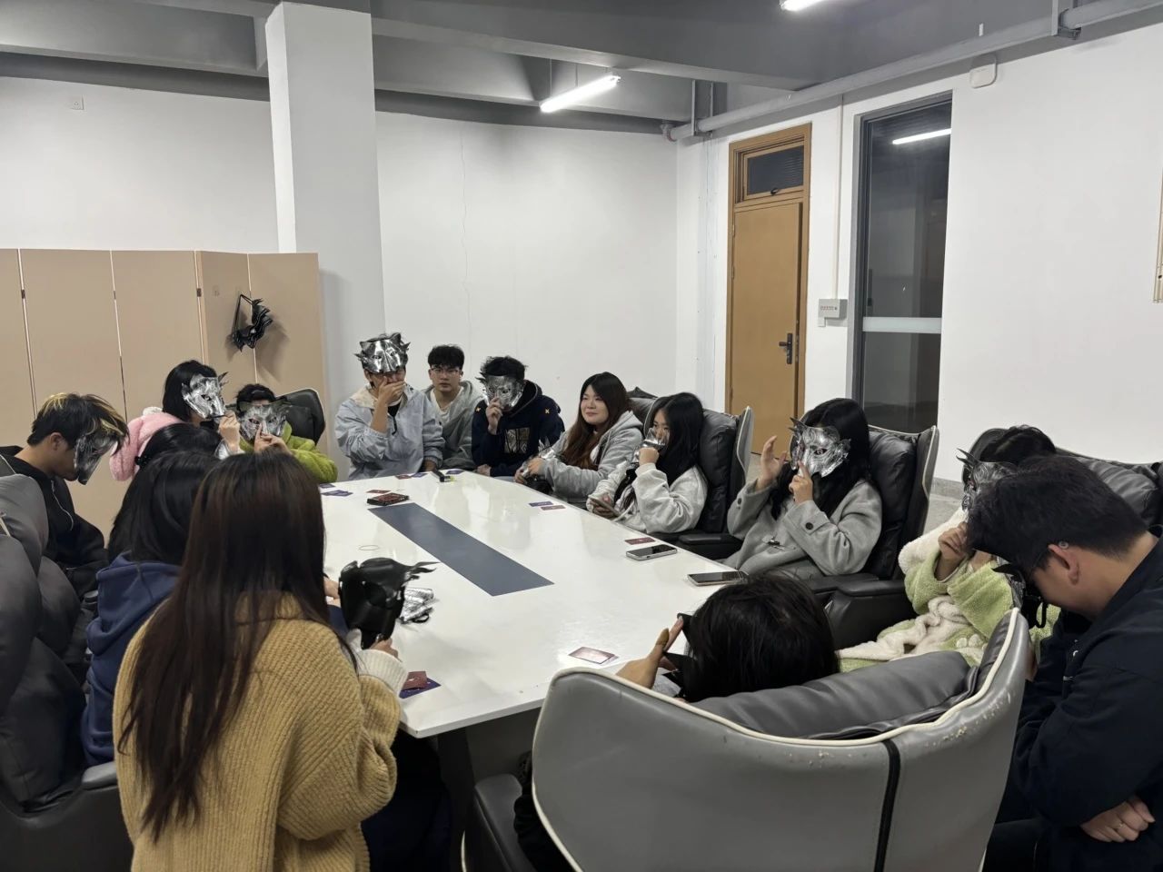 疯狂狼人白天发言投票环节实战场景