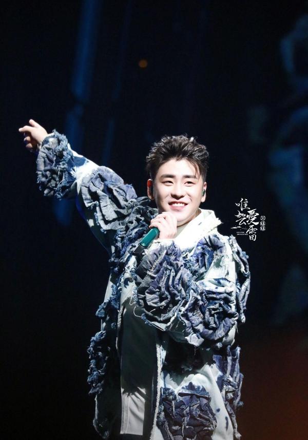 耶火live安可环节全场大合唱