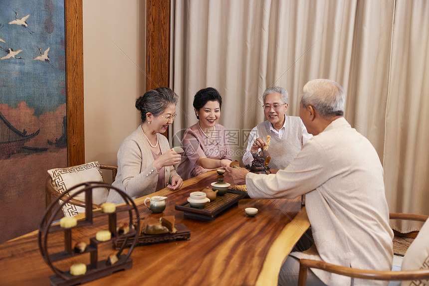 老友聊天 共同爱好 近况分享 暖心配图